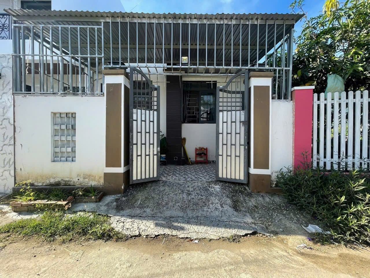 Cần bán nhà Diên Điền đường oto