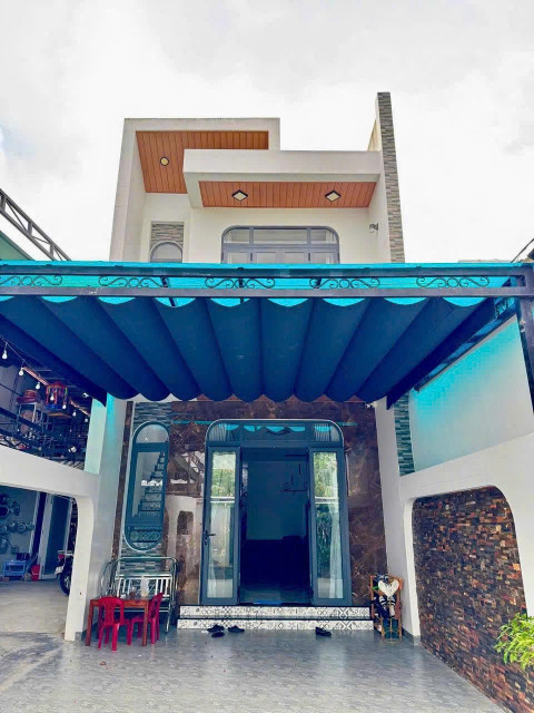 bán gấp nhà 2 tầng nội thất xịn xò