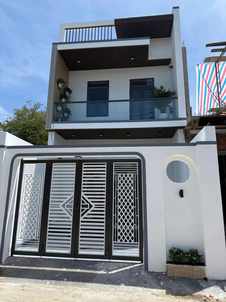 Nhà Mới 2 Tầng, Dọn vào ở ngay Diên Lạc Diên Khánh