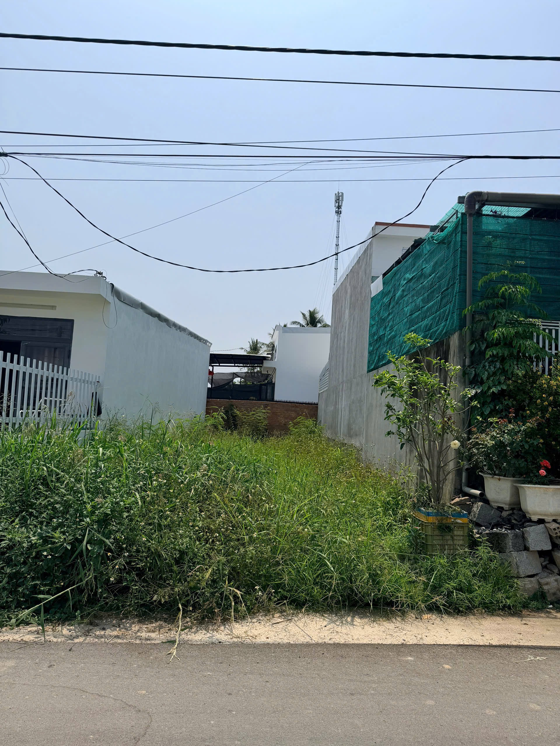 BÁN ĐẤT MT Đường nhựa thuộc  DIÊN PHÚ Diên Khánh 
Diên Tích : 88m2 ngang 5m / Giá 896 tr