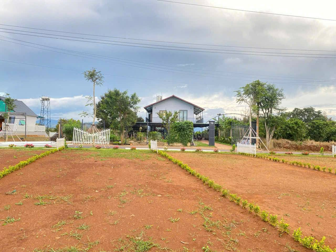 ĐẤT NÊN NGHỈ DƯỠNG GẦN THỊ TRẤN DI LINH SỔ SẴN