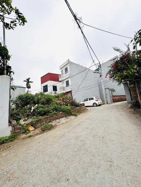 Bán đất thôn 3 Đông Dư(Bát Tràng),Gia Lâm đường nhựa oto thông 34m2 mtien 3.68m,thiện trí.