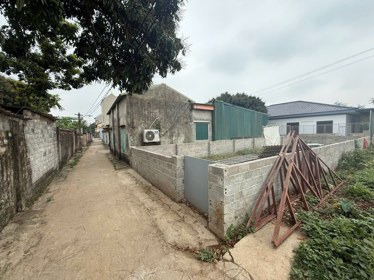 Bán lô 126m Đông Sơn, lô góc 2 mặt tiền cách ql6 chỉ 200m