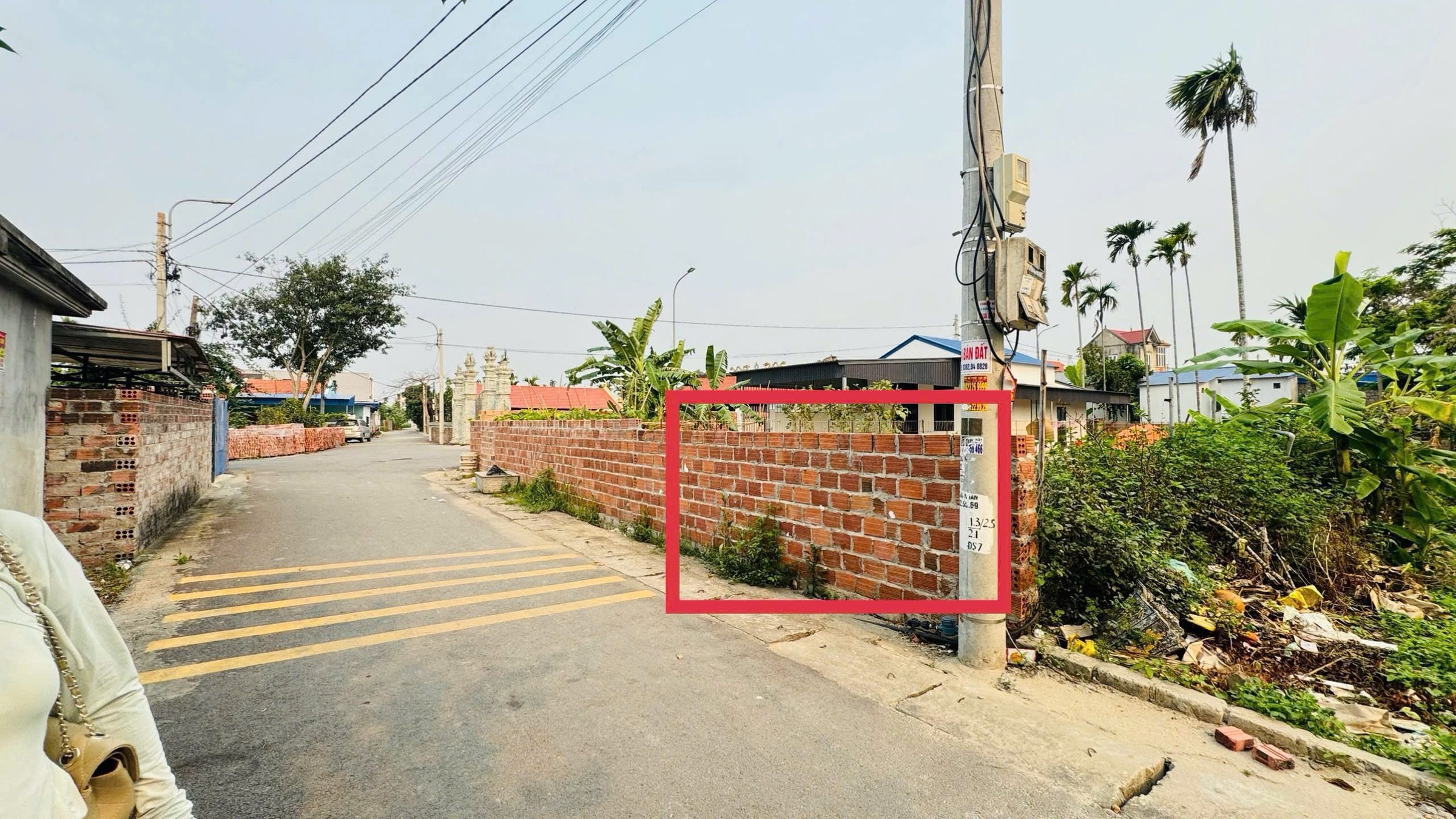 🔥 120m ngang 5,2m tại TDP Đông Sơn 6-phường Lưu Kiếm.l/h:076.231.9990 em Thúy 
 mặt đường trải nhựa ngõ thông giá 2,0x tỷ 🔥 

-Sổ đỏ chính chủ,cách đường liên phường 50m 
Gần cầu Hòn Ngọc .Dân cư đông đúc hiền hoà,
Sắp tới sẽ mở 1 con đường thông san