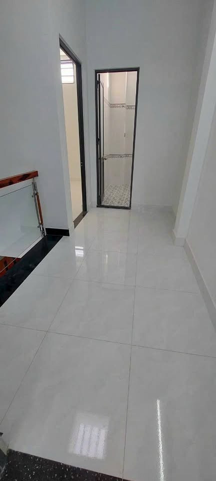 Nhà mặt tiền + 5 phòng trọ mặt tiền khu dân cư Tân Đức, Đức Hòa giá 3 tỷ
