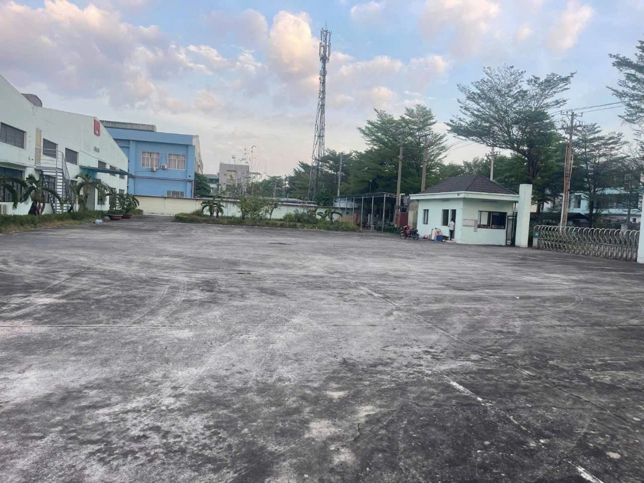 Xưởng KCN Tân Đức, xã Đức Hòa Hạ, Đức Hòa tổng dt 8500m2 giá 56 tỷ