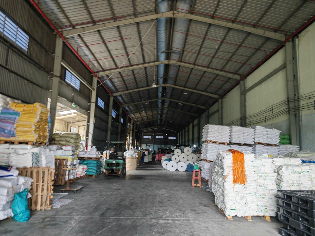 Bán kho 2.340m2 Đức Hoà Hạ, Đức Hoà, Long An, đang có HĐ thuê 90tr, đường container
