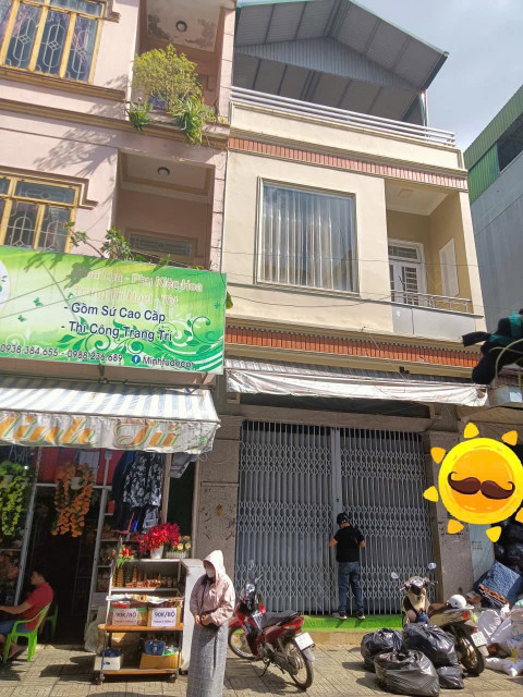 Trung tâm chợ Đức Trọng. Đường Lê Xuân Anh. Lâm Đồng