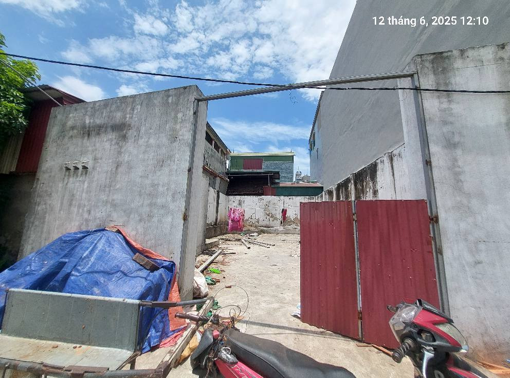 Bìa làng Dục Tú, 106m2, mt8m, ô tô tránh 9.6 tỷ.