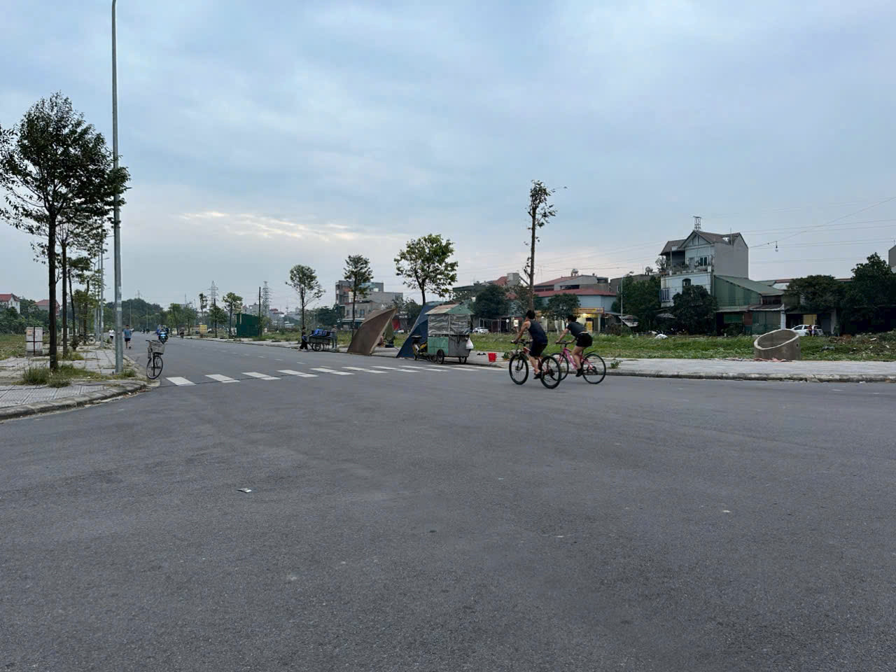 Đất nền có vị trí đắc địa tại Xã Dục Tú, Đông Anh, Hà Nội với diện tích 132m².

Giá bán: 19 tỷ   Pháp lý đầy đủ.
 Mặt tiền rộng 15m, phù hợp cho kinh doanh.