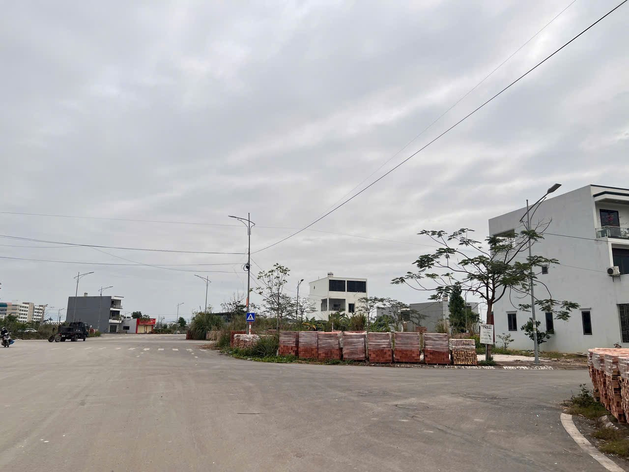Bán vài lô biệt thự tại TĐC áp tràn Dương Quan Thủy Nguyên dt từ 60- 120 giá chỉ từ 3tỷ lh em Liên 0382341632 để biết thêm thông tin ạ