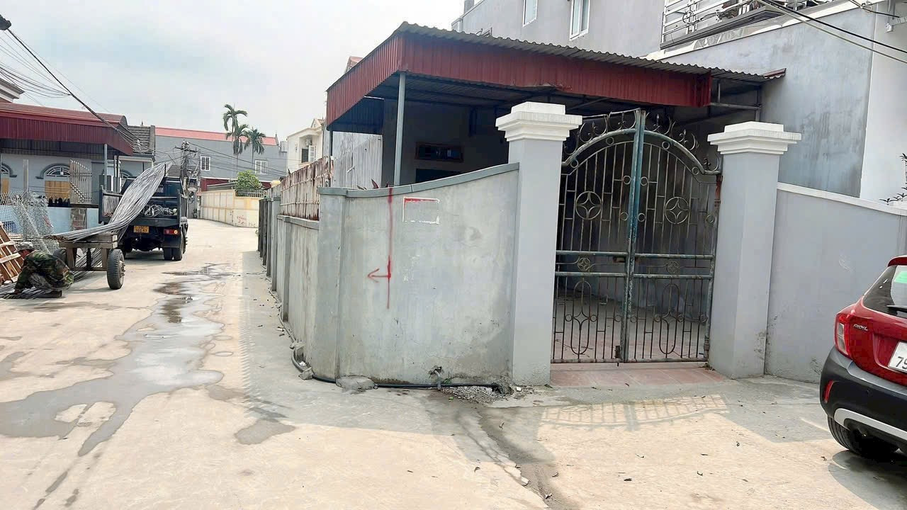 Bán 80 m m đất Dương Quan lô góc 2 mặt tiền . Cạnh khu B Bắc sông cấm. L/h:076.231.9990 e Thuý
