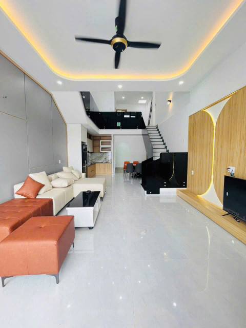 BÁN NHÀ MÊ MỚI FULL NỘI THẤT - YWANG - HƯỚNG NAM