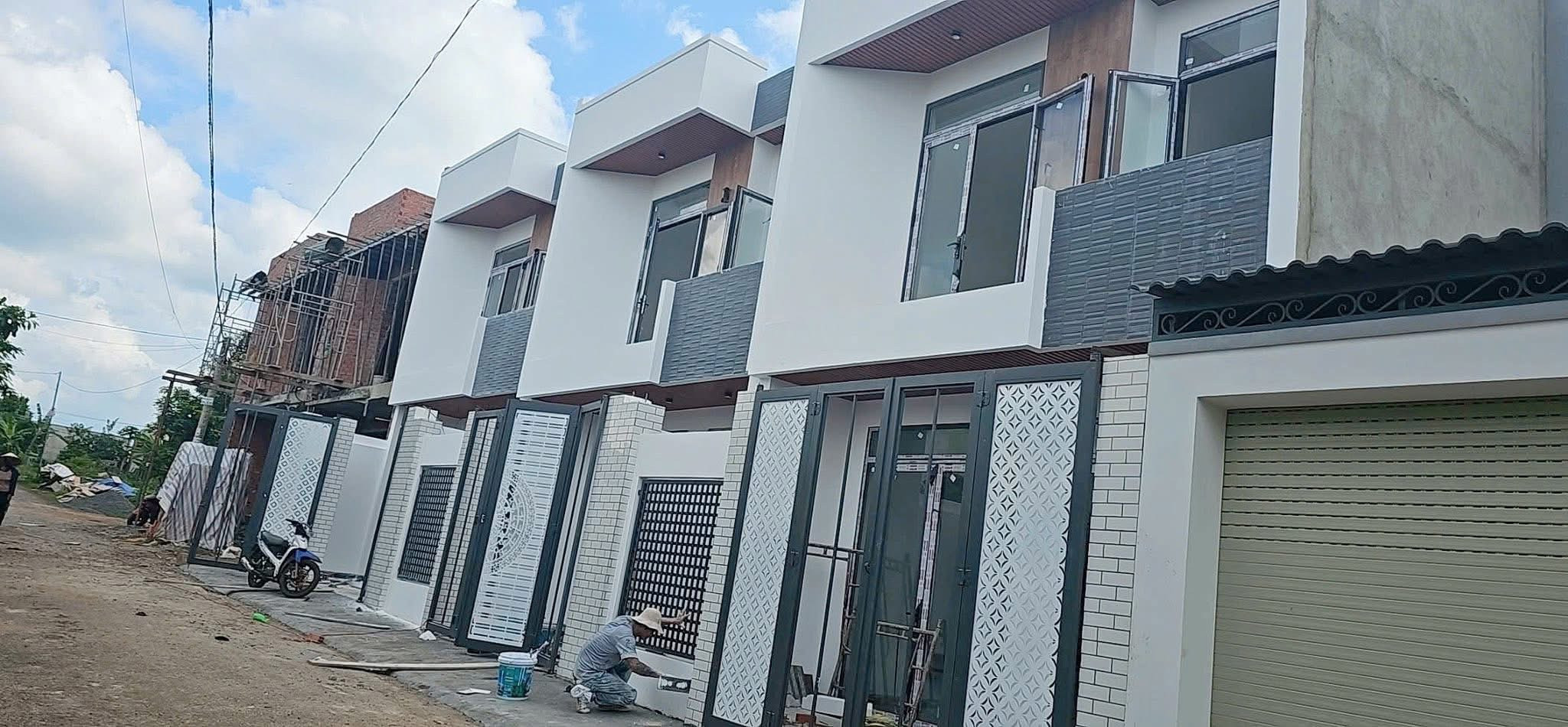 5 CĂN NHÀ LIỀN KỀ NỘI THẤT CƠ BẢN - P EAKAO