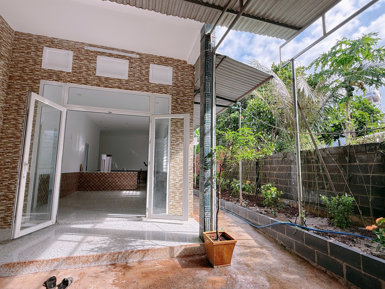 Bán nhà 232.7m² ngang 10m giá 2.59 tỷ tại Xã Ea Kao Thành phố Buôn Ma Thuột