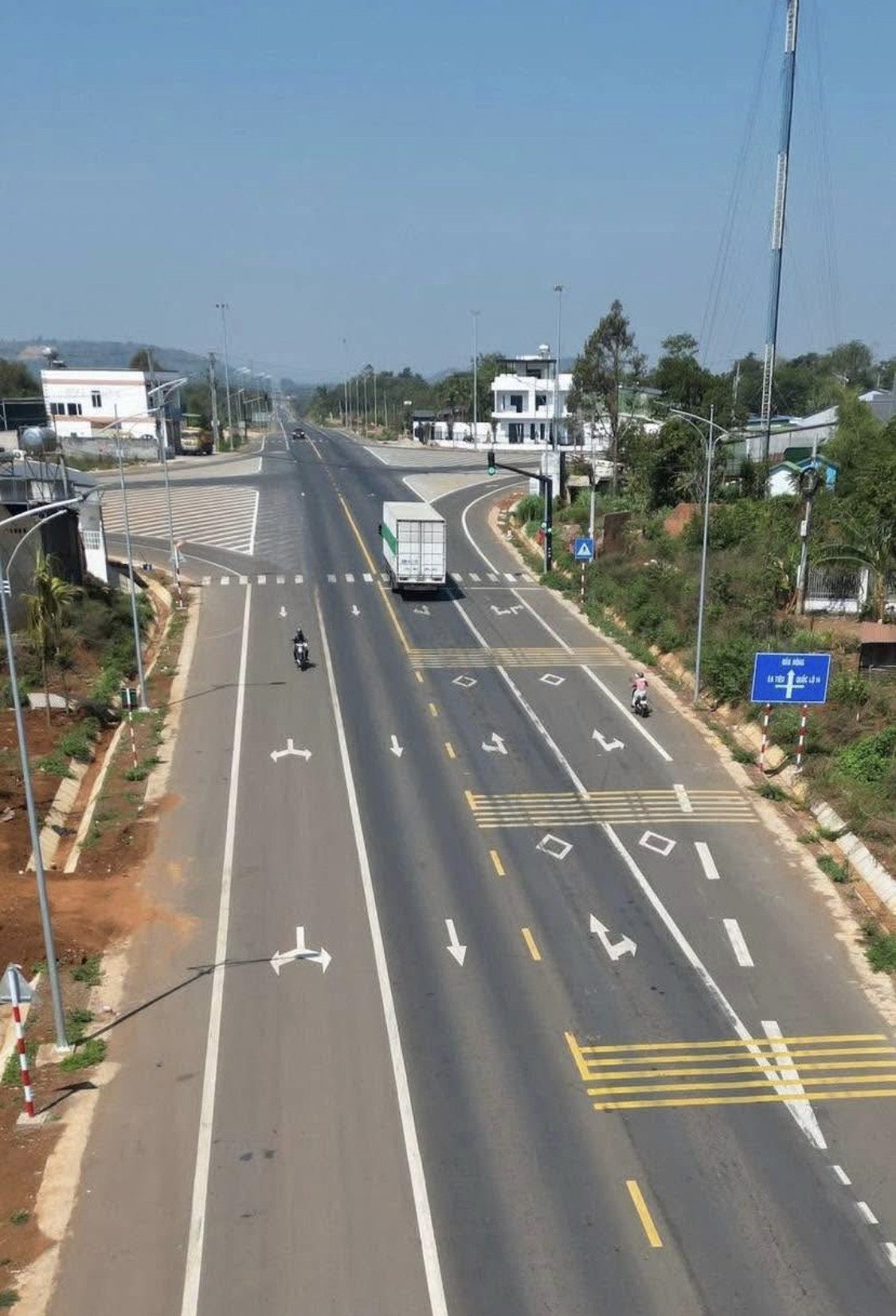 Mặt tiền Y Wanv gần nút giao Tránh Đông 5x50 bán 2tỷ290 thương lượng