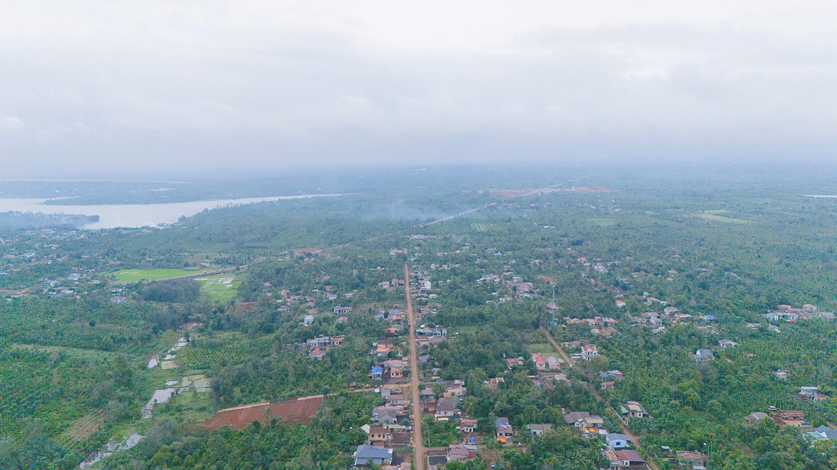 Đất nền sổ đỏ, pháp lý rõ ràng, diện tích rộng, nằm gần khu dân cư đông đúc, rất dễ bán lại