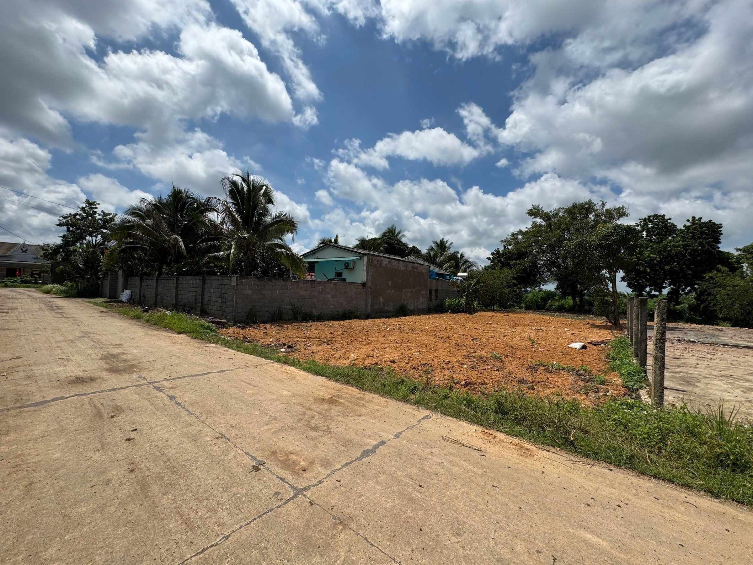 Bán đất 1475.5m² có sẵn 400m² thổ cư ngang 23.65m giá 2.2 tỷ tại Xã Ea Nuôl