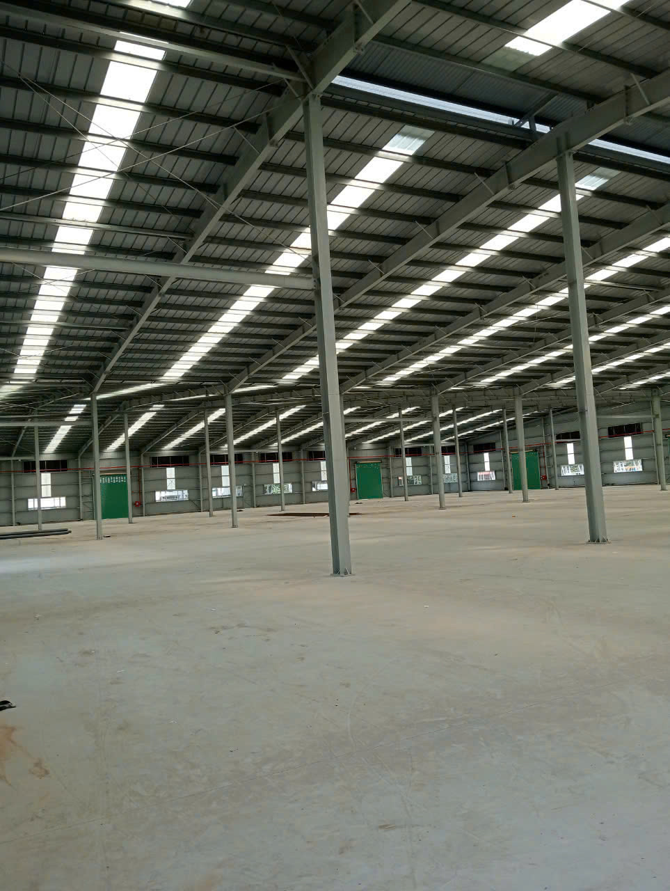 Bán nhà xưởng sản xuất trong khu công nghiệp CNC Đồng Nai, 11000m2, giá 95 tỷ.