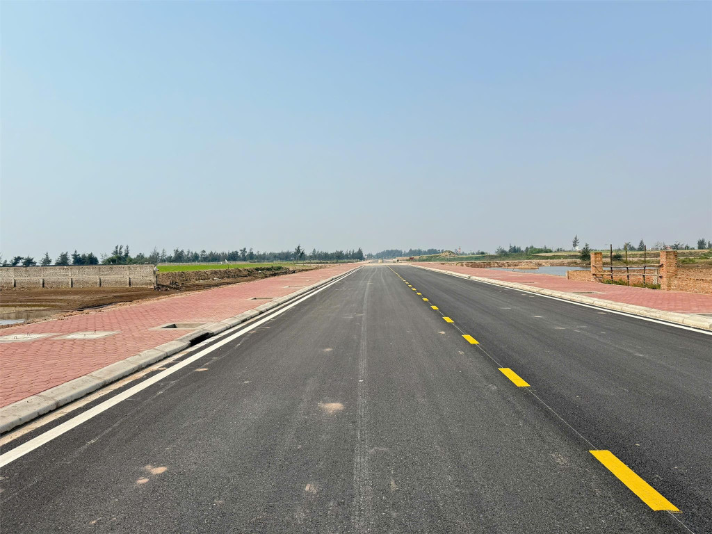 Cần bán nhanh 73m2 đất biển Quất Lâm, cách biển 50m, bám trục chính, view hồ giá hơn 1 Tỷ
