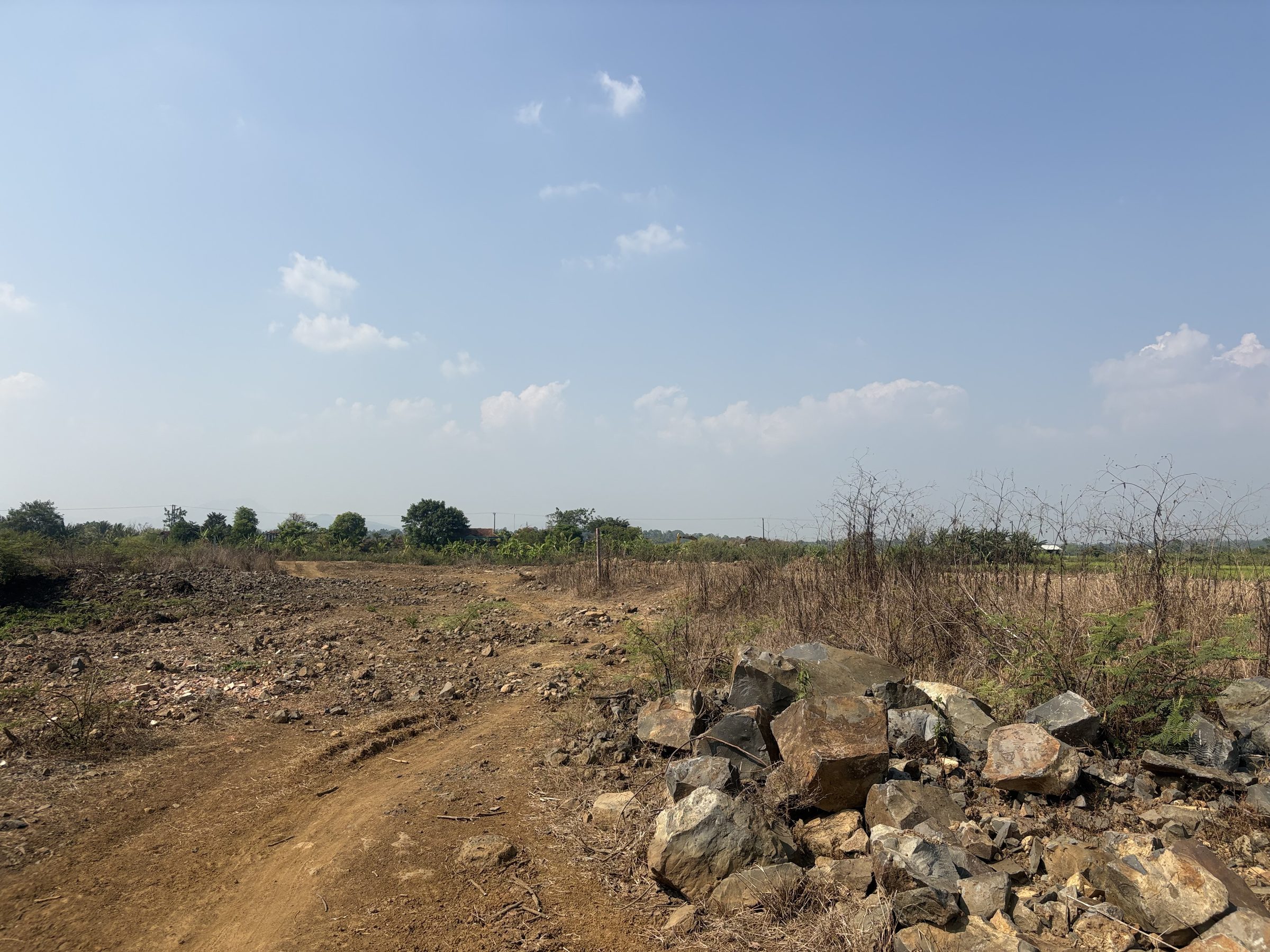 1,4ha đất trống hẻm Dương Minh Châu