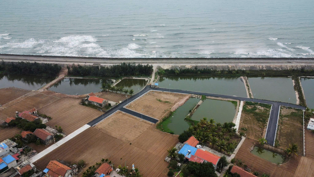 Bán lô đất mặt biển. Diện tích 86m2. Full thổ cư