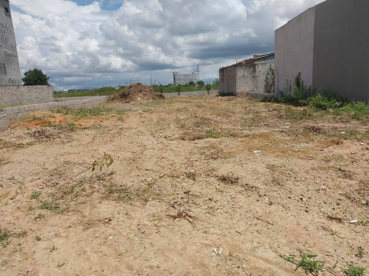 ĐẤT THỔ CƯ 300m²– GIÁ TỐT – VỊ TRÍ DỄ KHAI THÁC