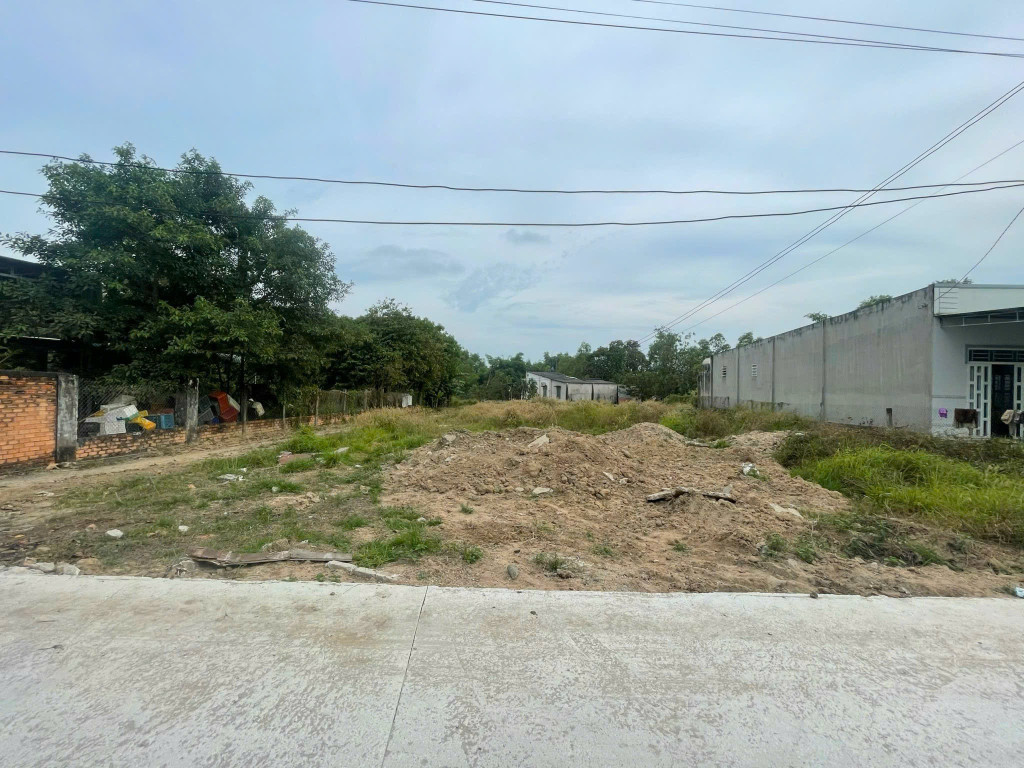 Bán đất 677.1m² ngang 20m giá 4.5 tỷ Xã Hồ Tràm xuyên mộc