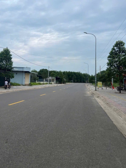 Bán đất 275.4m² ngang 10.2m giá 3.8 tỷ Xã Hồ Tràm