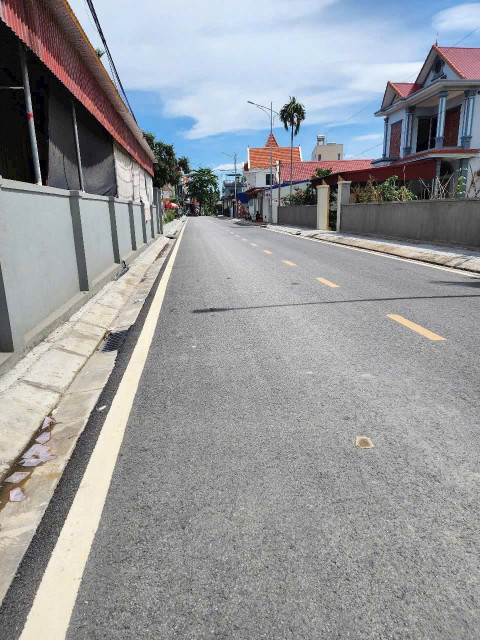 Bán 2 lô f0 tại hoa động Thủy Nguyên dt 75m ngang 4, giá 3tỷ xx lh Em Liên. 0382341632
