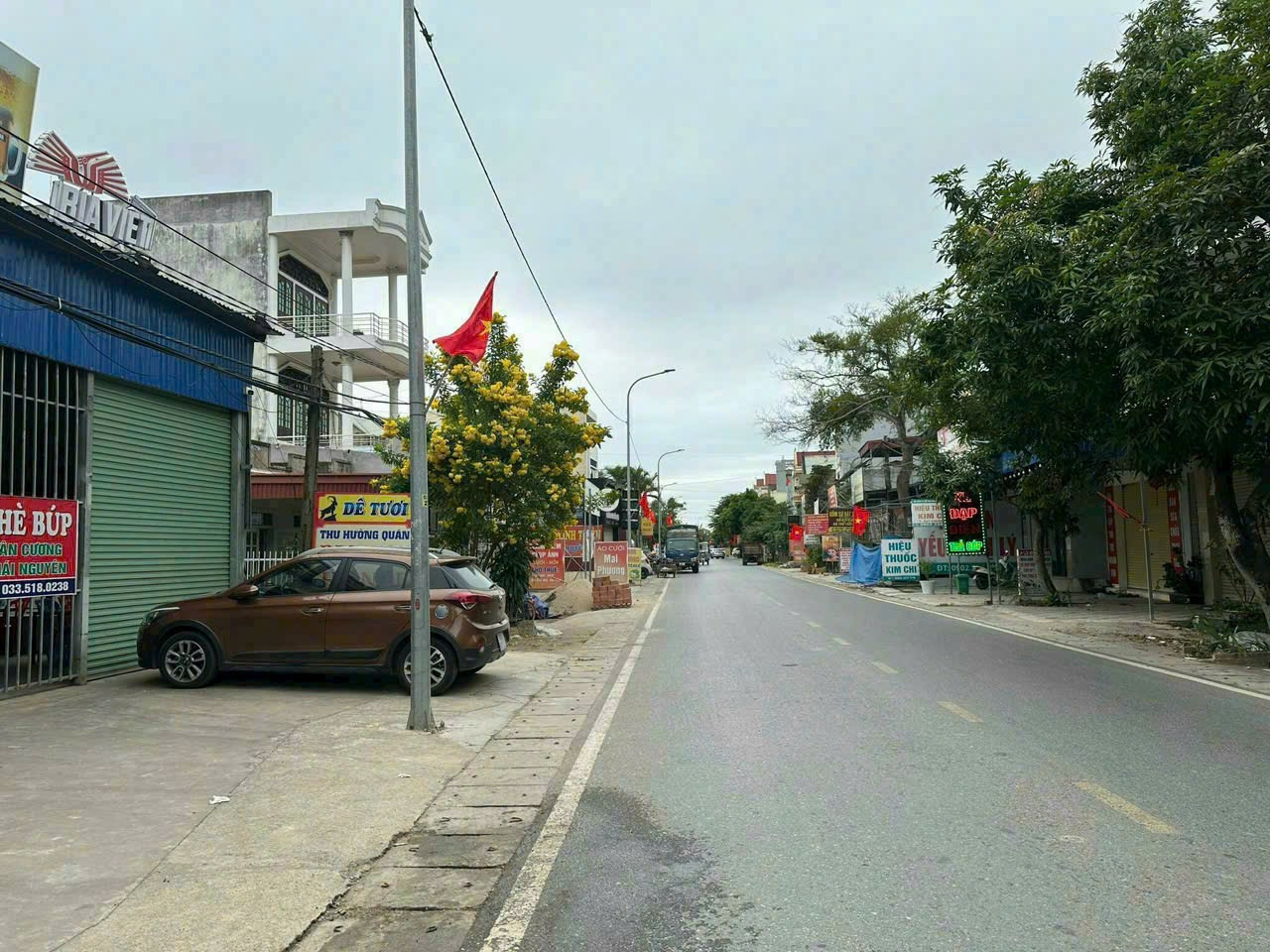 Bán 125m đất Hoa Động , đường cộng của hè 12 m . Ngay trung tâm Phường . L/h :076.231.9990 e Thuý