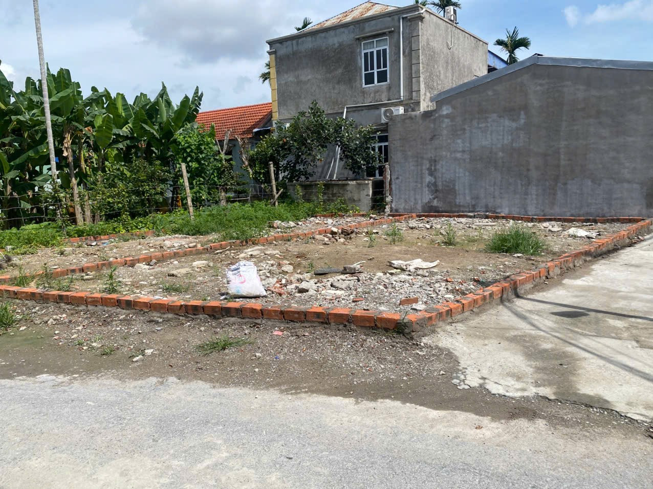 Chủ cần tiền bán nhanh lô đất siêu đẹp tại hoa động Thủy Nguyên dt. 60m ngang 5,8 nở hậu giá 2tỷ xx lh ngay 0382341632 em Liên