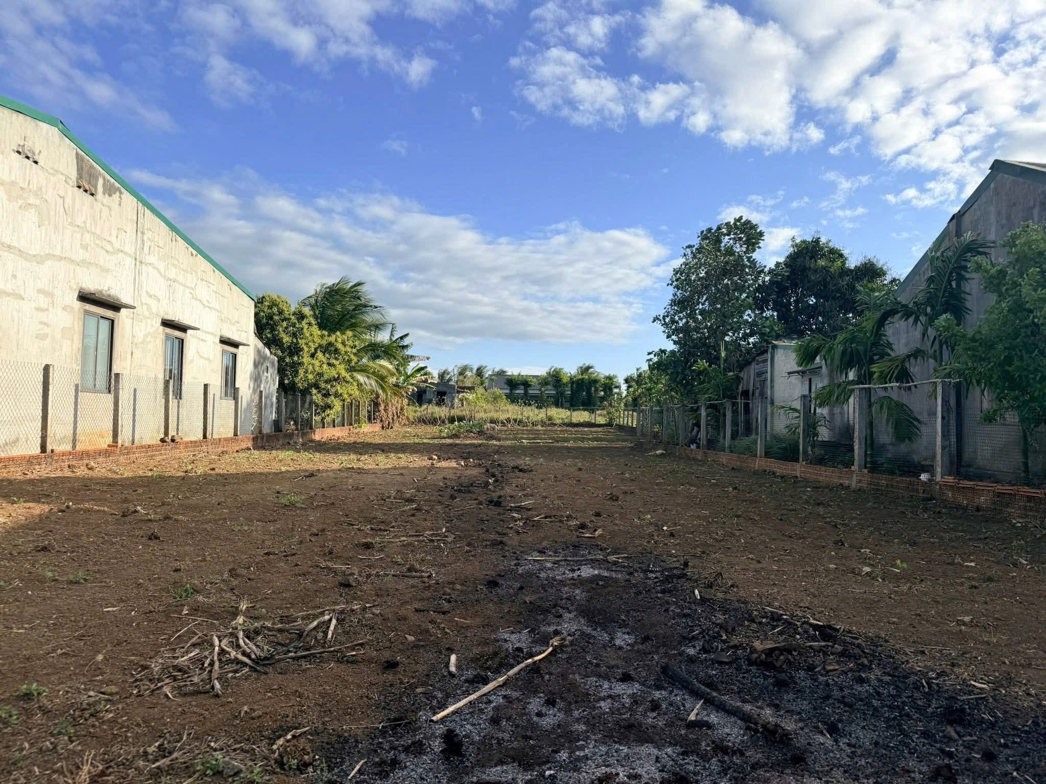 Đất đường oto thông Tránh Đông, 12,5x65m thổ cư 400m2, nở hậu 17m, bán 1tỷ9