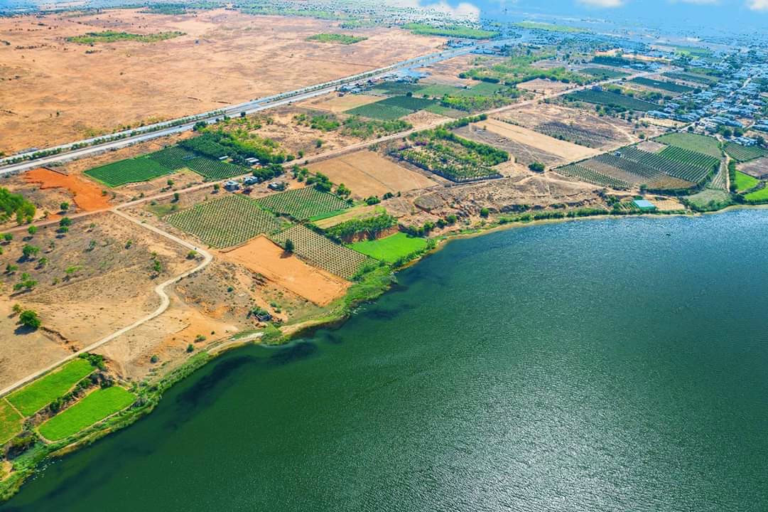 Bán 5200m2 đường đôi 716B quy hoạch tmdv view bàu trắng giá tốt. Lh 0982482666