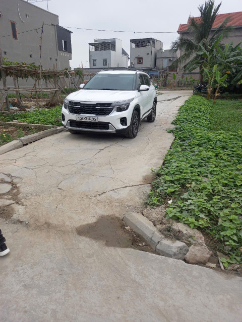 Bán lô đất 62m Phường Hoàng Lâm ( Hoàng Động cũ ) . liên hệ : E Thúy 076.231.9990