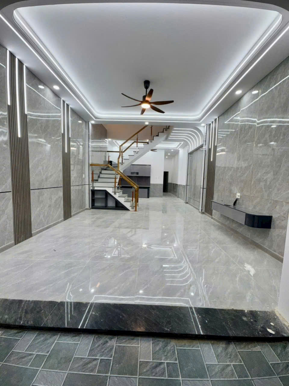 Bán nhà mới keng 1 trệt 1 lầu - 5x20 full thổ cư