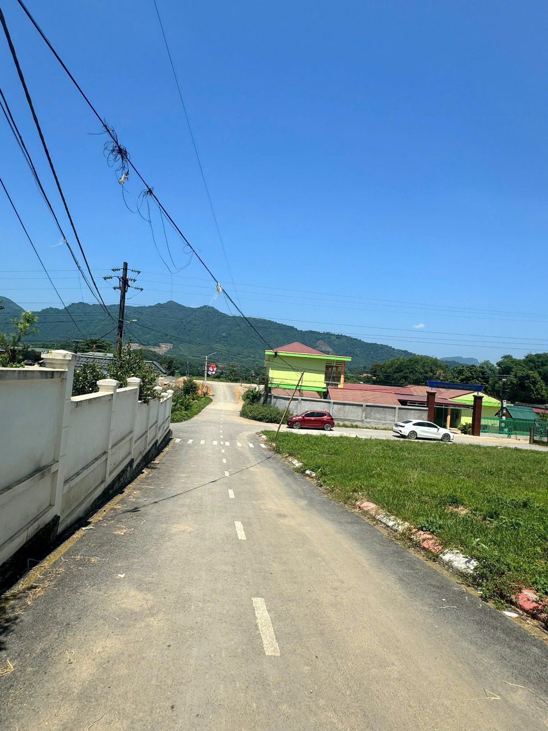 600 TRIỆU -  Đất nền TP Hòa Bình GIÁ F0: View sông Đà - sẵn sổ đỏ công chứng ngay