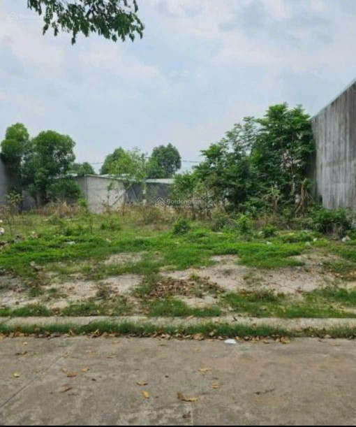 CẦN BÁN (5X38M)=190M2 SHR CÓ SẴN T.CƯ NẰM NGAY TRUNG TÂM THỊ TRẤN. GIÁ 1.85Tỷ