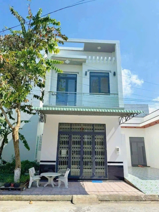 Cần bán gấp căn ngay UBND Hưng Long Bình Chánh