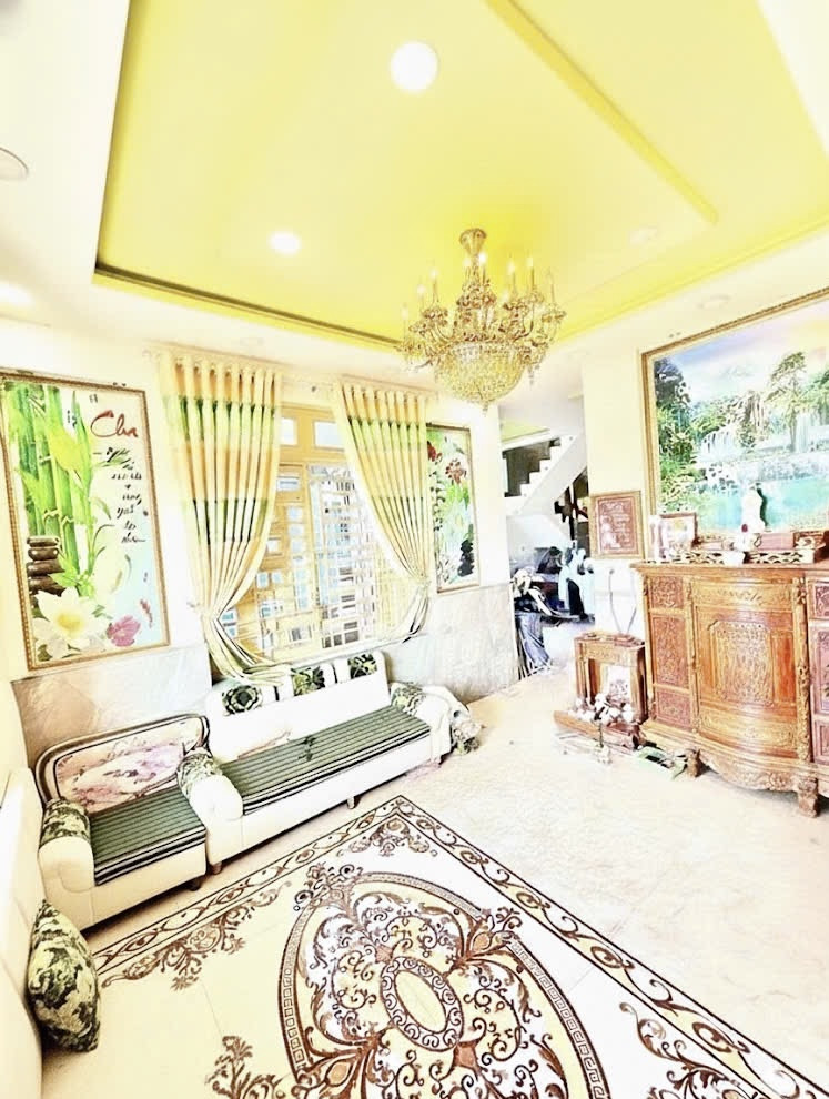 Bán Nhà Đoàn Nguyễn Tuấn,Nở hậu cực phong thủy,DT 144m² ,Nhỉnh 4 tỷ.