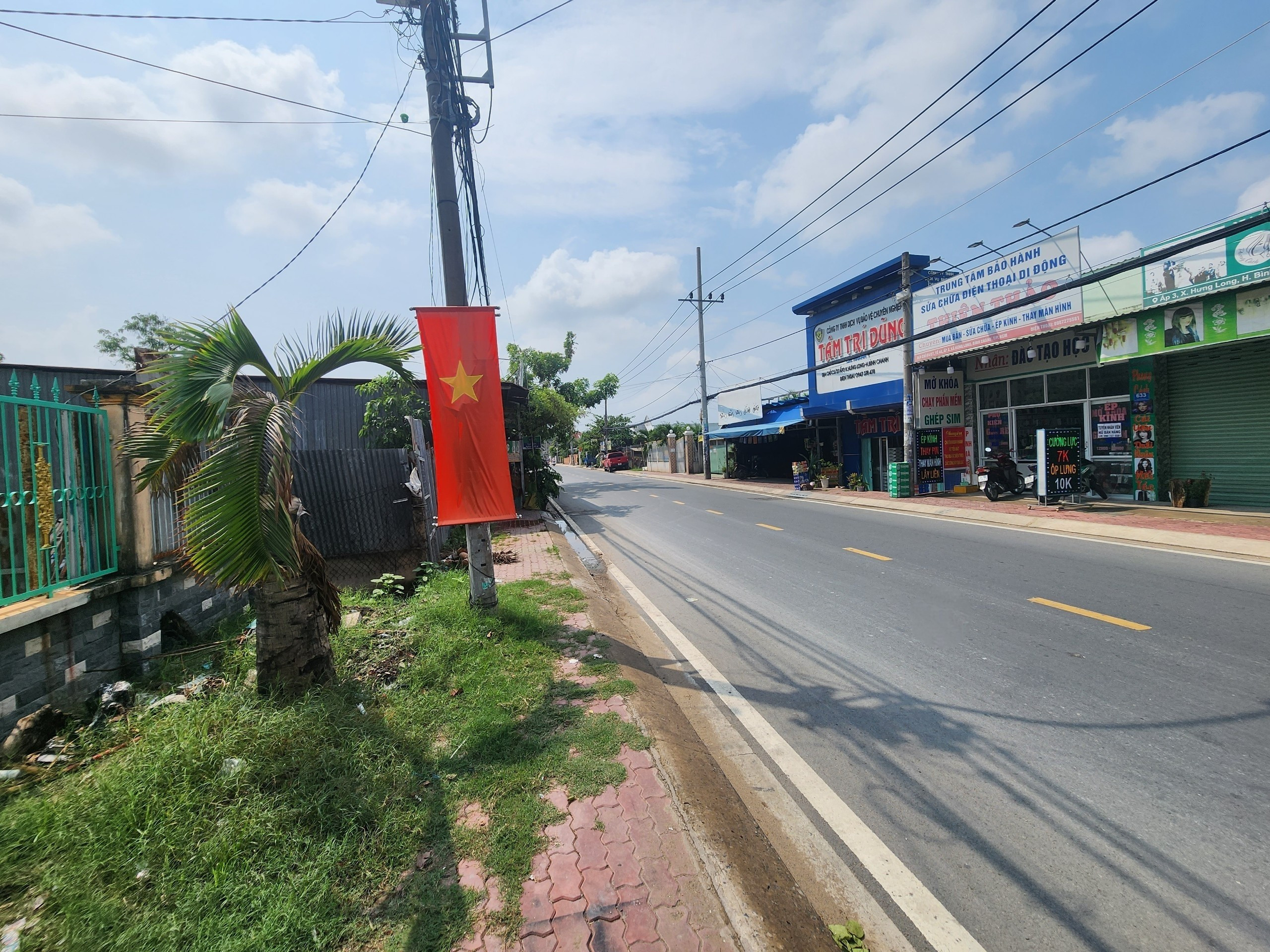 CẦN BÁN 177M2 NHÀ CÂP 4 MT ĐƯỜNG ĐOÀN NGUYỄN TUÂN