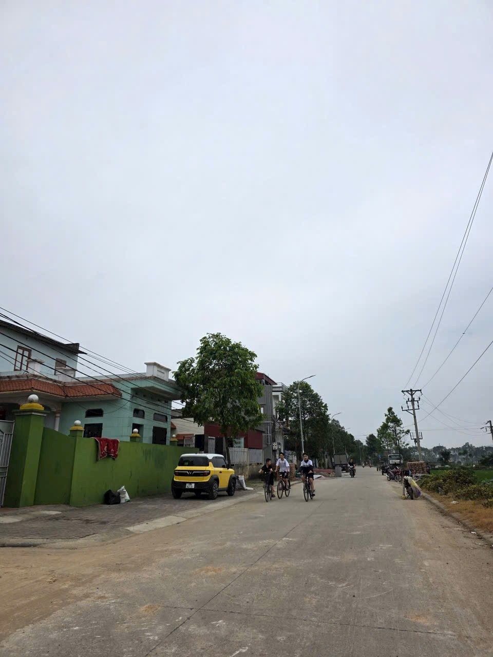 Bán kho chục chính kim chân đi do nha dt 337m2 + mt 10.18m giá 10.5 tỷ