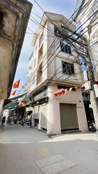 Cần t.i.ề.n bán gấp nhà phố LÔ GÓC 33m MT 11m, 2 THOÁNG - hiện đang KINH DOANH phòng khám giá hơn 4.9 tỉ có Tl tại La Phù (Nói KHÔNG với tin ảo)