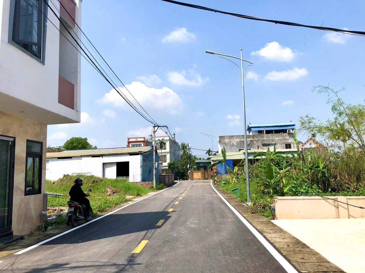 Bán 60m Lâm Động , cách trục thôn 30 m. L/h :076.231.9990 e Thuý