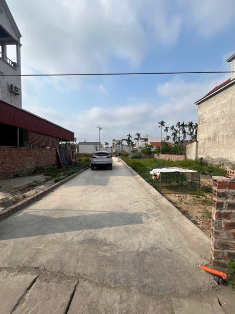 Bán 75.6 m Thôn Đông , Lâm Động gần ngay đường 203 . L/h:076.231.9990 e Thuý