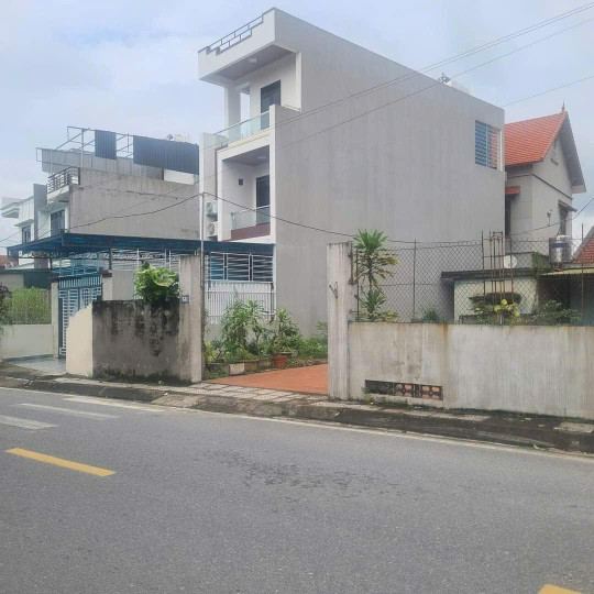 ĐẤT MẶT ĐƯỜNG TRỚI - LÊ LỢI