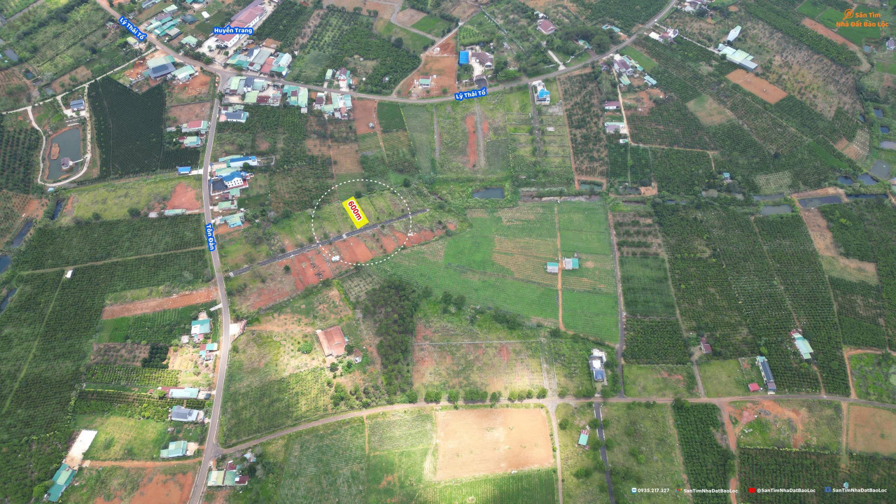 Bán lô đất đẹp Phường 2, Bảo Lộc (Đambri cũ) cách nhà hàng Huyền Trang 300m.
