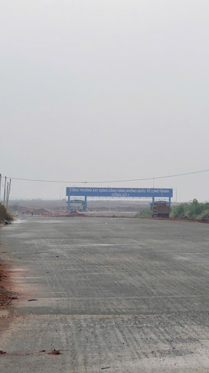Bán đất mặt tiền đường T1 sân bay long thành