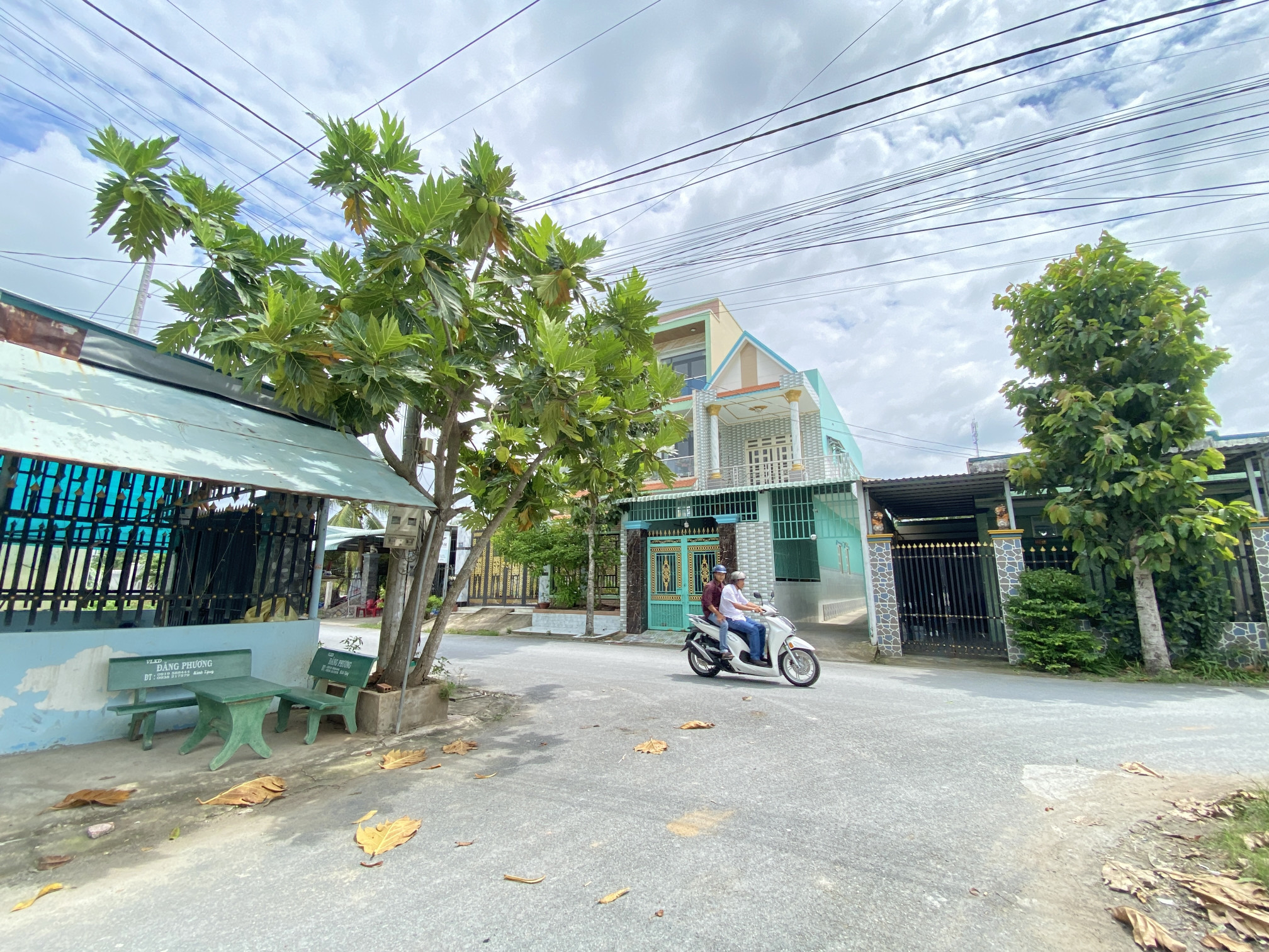 Bán đất 97.8m² ngang 4m giá 1.45 tỷ Xã Long Cang