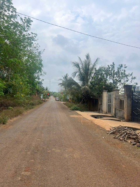 Cần bán gấp đất thổ cư đường DT 757, H. Phú Riềng, Bình Phước, 2500m2, thổ cư 400m2